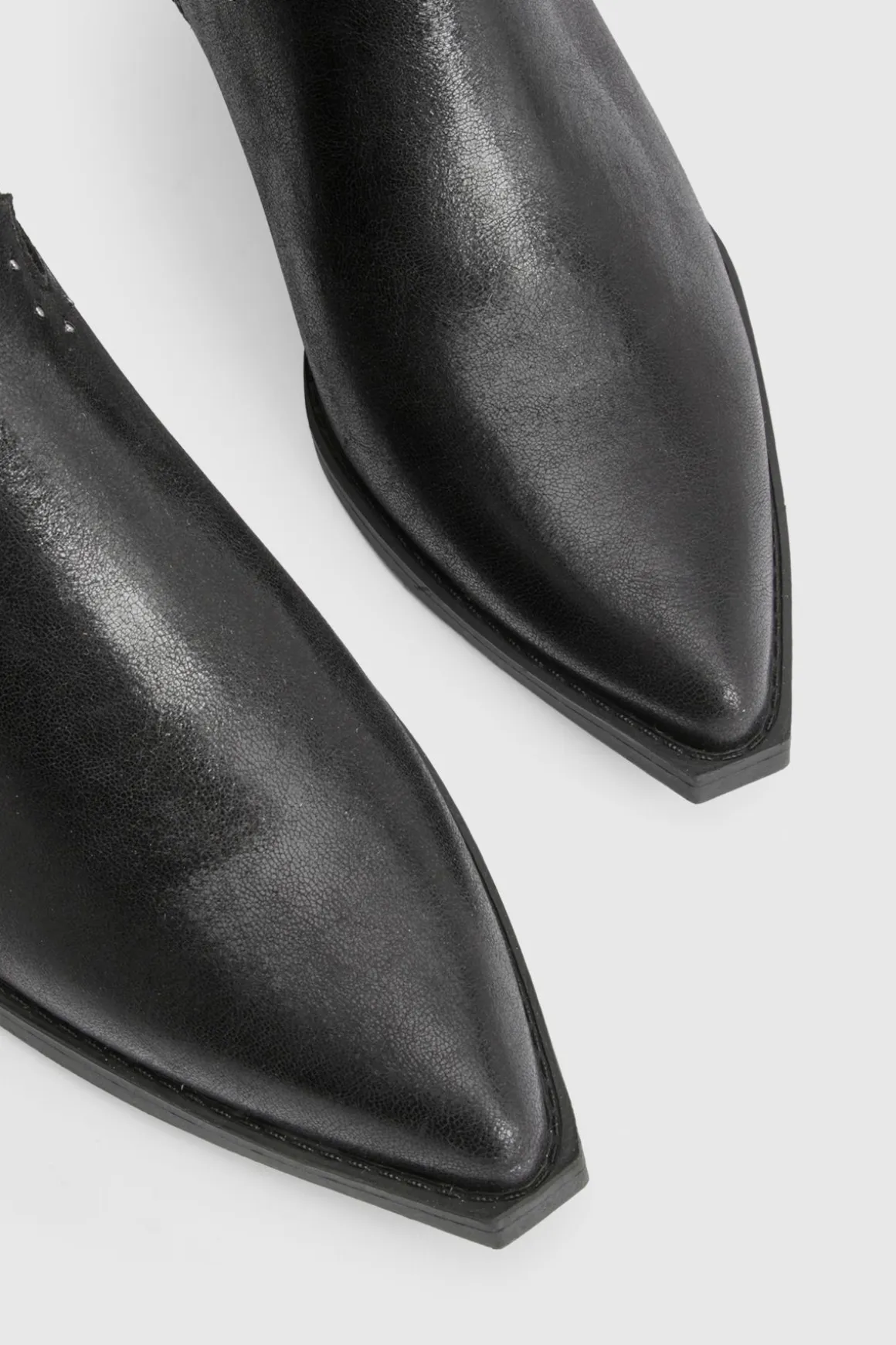 Bottes de cowboy western montantes en faux suède avec détails cloutés