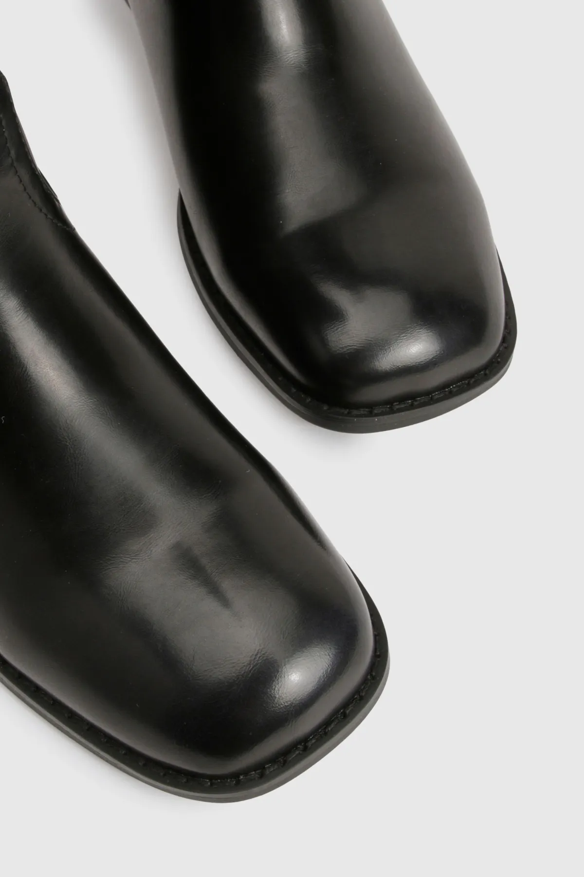boohoo Bottes de cowboy western épurées à talon bloc effet vieilli< Bottes|Bottes Noires