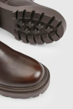 Bottes de randonnée avec détails à double boucle