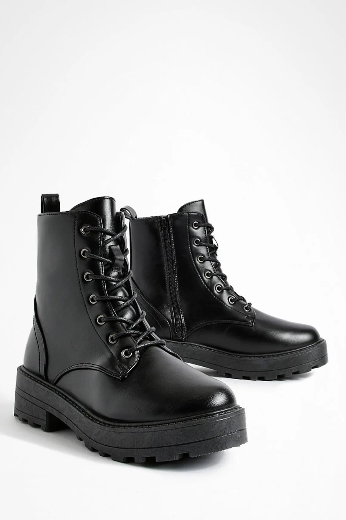 Bottes de randonneur chunky à laçage et coupe large