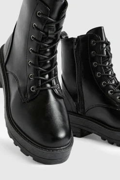 Bottes de randonneur chunky à laçage et coupe large