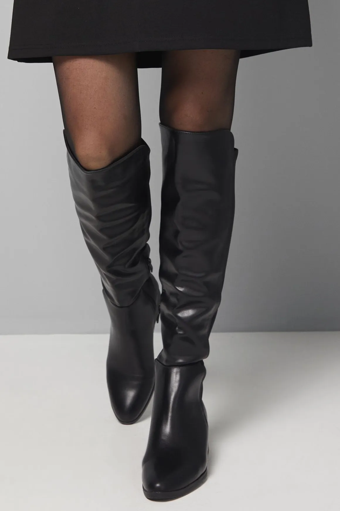 Bottes Hannah à Talon Bas, Bout Amande et Dos Extensible Hauteur Genou