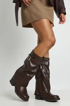 boohoo Bottes Hautes Au-dessus Du Genou Coupe Large Avec Détail Boucle Et Revers< Bottes|Bottes Hautes