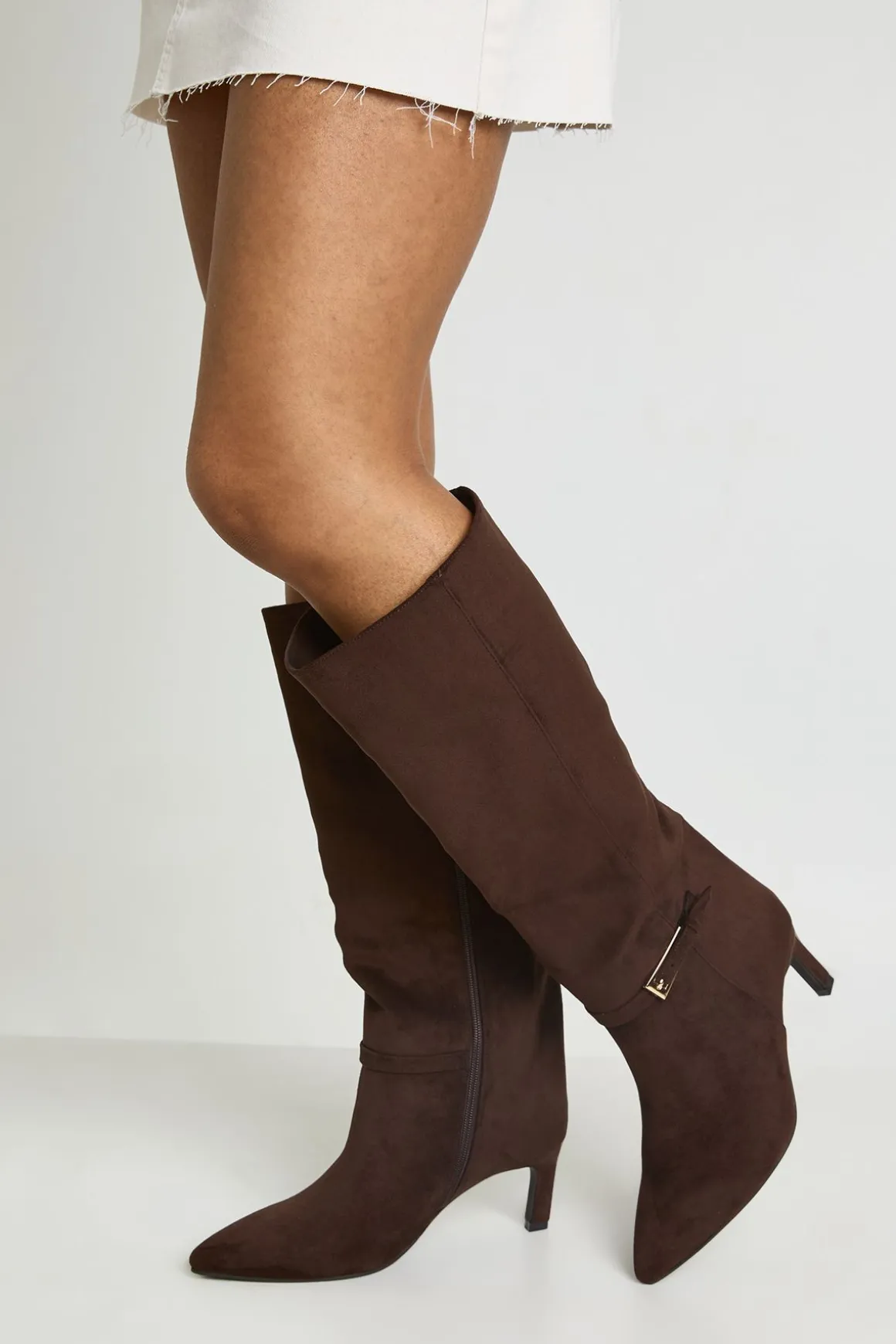 Bottes Hautes Au Genou À Talon Bas Colonne En Synthétique Avec Détail Boucle Coupe Large