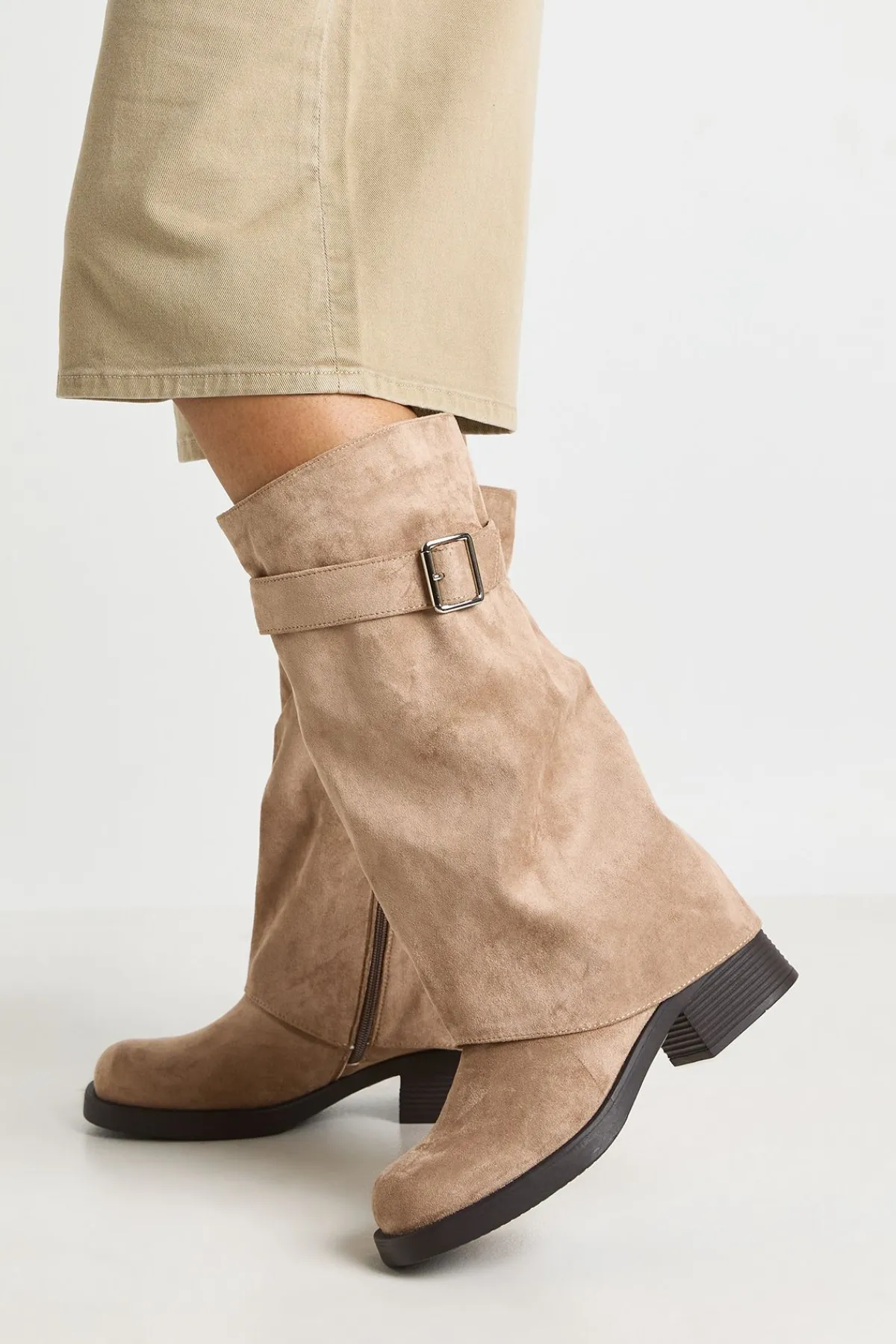 boohoo Bottes Hautes À Coupe Large Avec Détail Boucle Et Revers Au-dessus Du Genou< Bottes|Bottes Hautes
