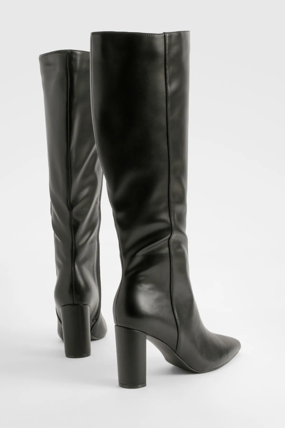 boohoo Bottes hautes à genou à bout pointu et à coupe ample< Bottes|Bottes Hautes