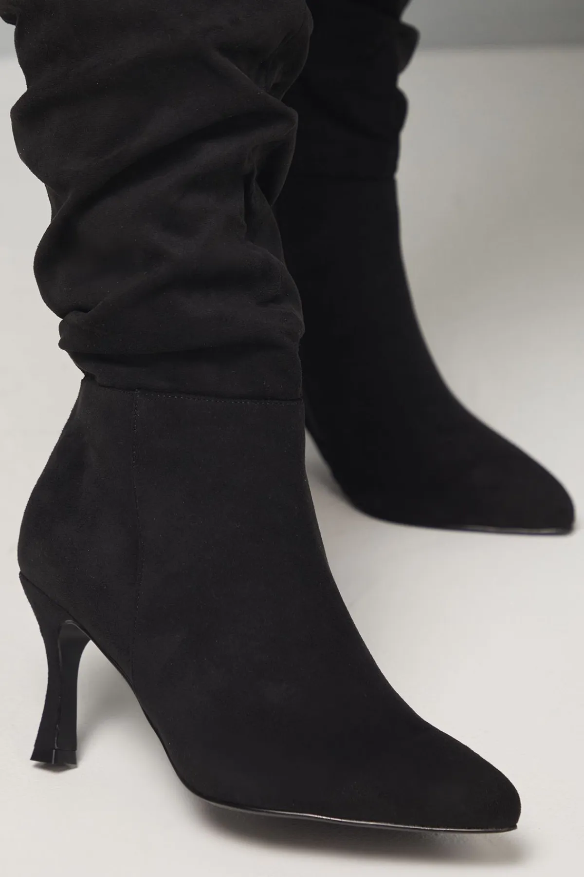 Wallis Bottes Hautes à Talon Aiguille Hibiscus Coupe Large en synthétique Froncé< Bottes|Bottes En Daim