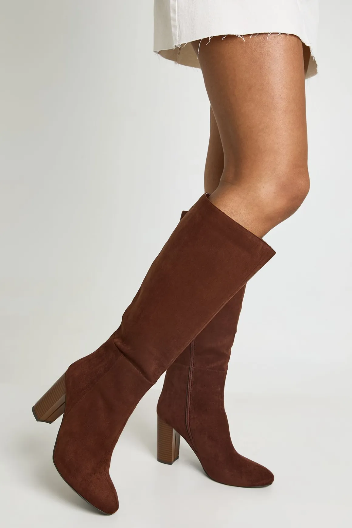 Bottes Hautes À Talon Bloc Empilé Détaillé