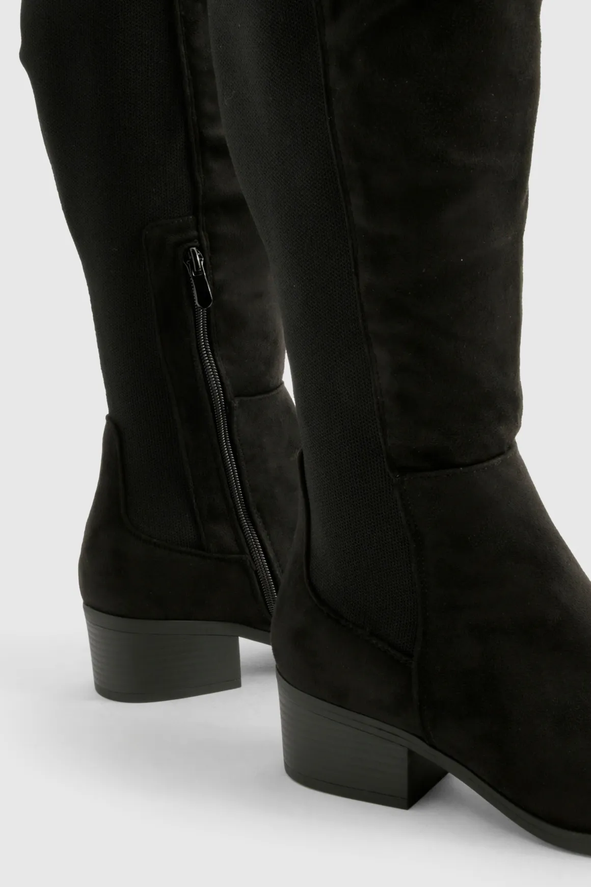 Bottes montantes à coupe large avec détail de panneau élastique