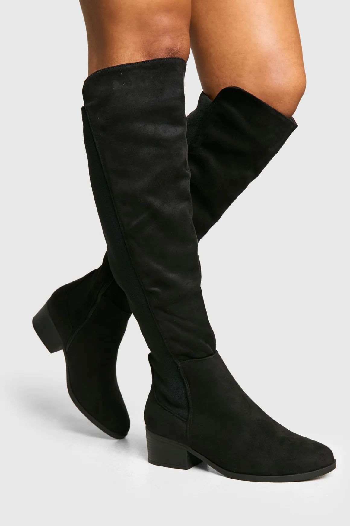 Bottes montantes à coupe large avec détail de panneau élastique