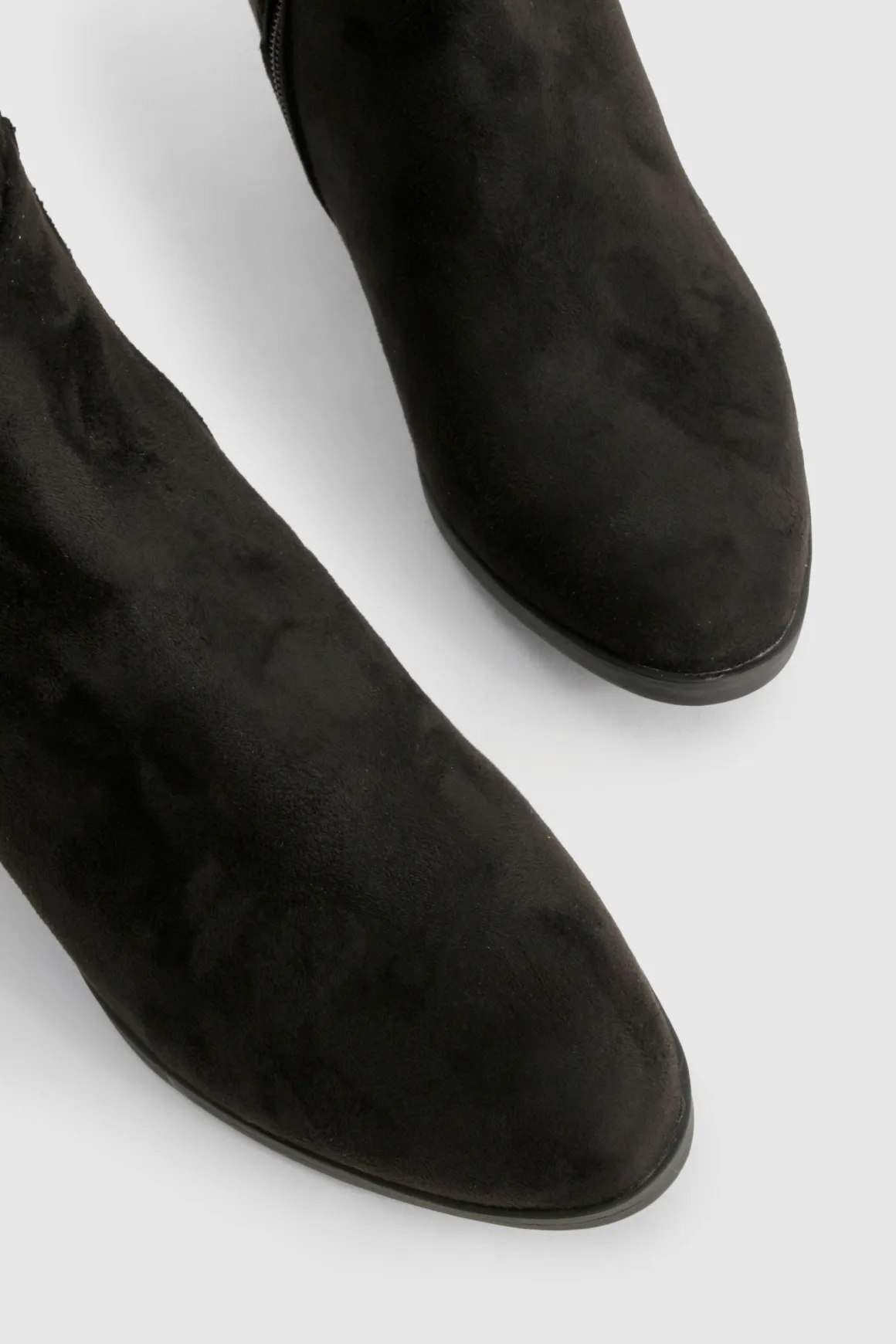 Bottes montantes à coupe large avec détail de panneau élastique