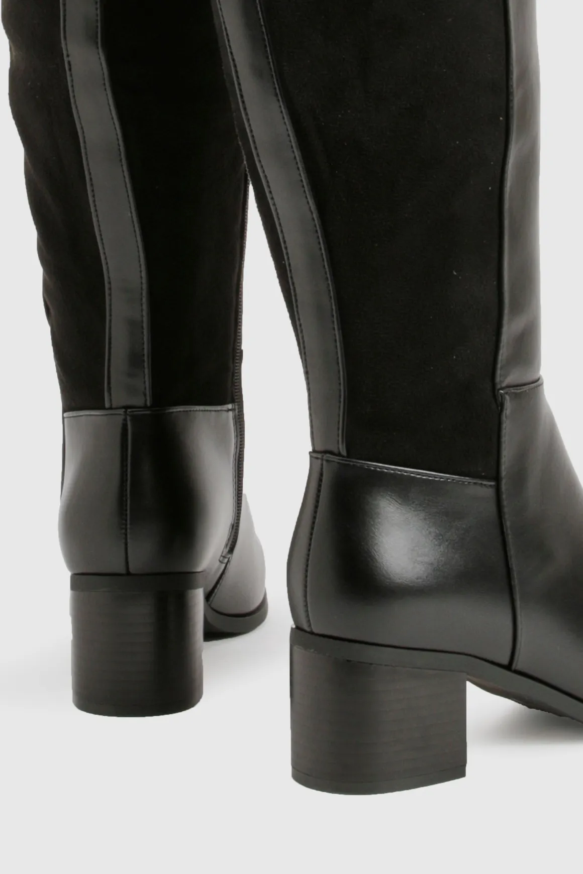 Bottes montantes à coupe large avec panneaux extensibles
