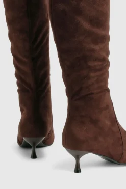 Bottes montantes à coupe large, talon bas et bout pointu