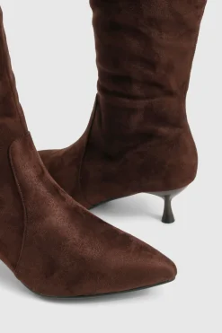 Bottes montantes à coupe large, talon bas et bout pointu