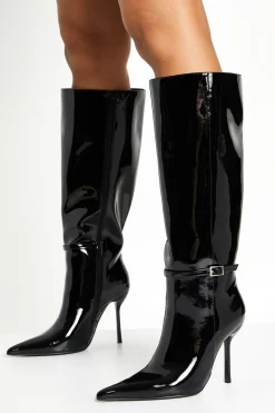 boohoo Bottes montantes en cuir verni stiletto avec détail de boucle et bout pointu< Bottes|Bottes Hautes