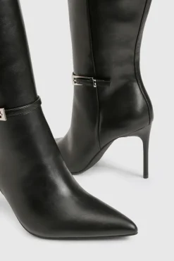 boohoo Bottes montantes à genou à talon aiguille avec détail de boucle et bout pointu< Bottes|Bottes Hautes