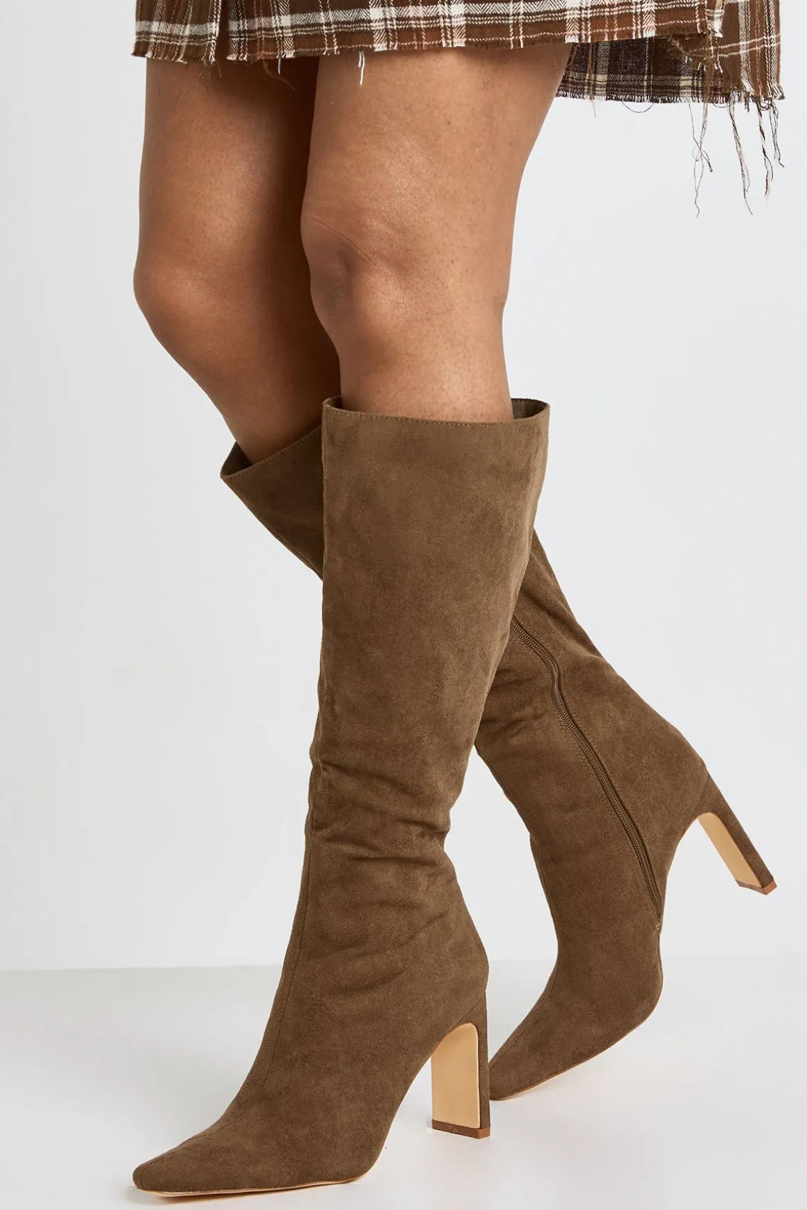 Bottes Montantes À Hauteur Du Genou À Talon Plat Et Bout Pointu