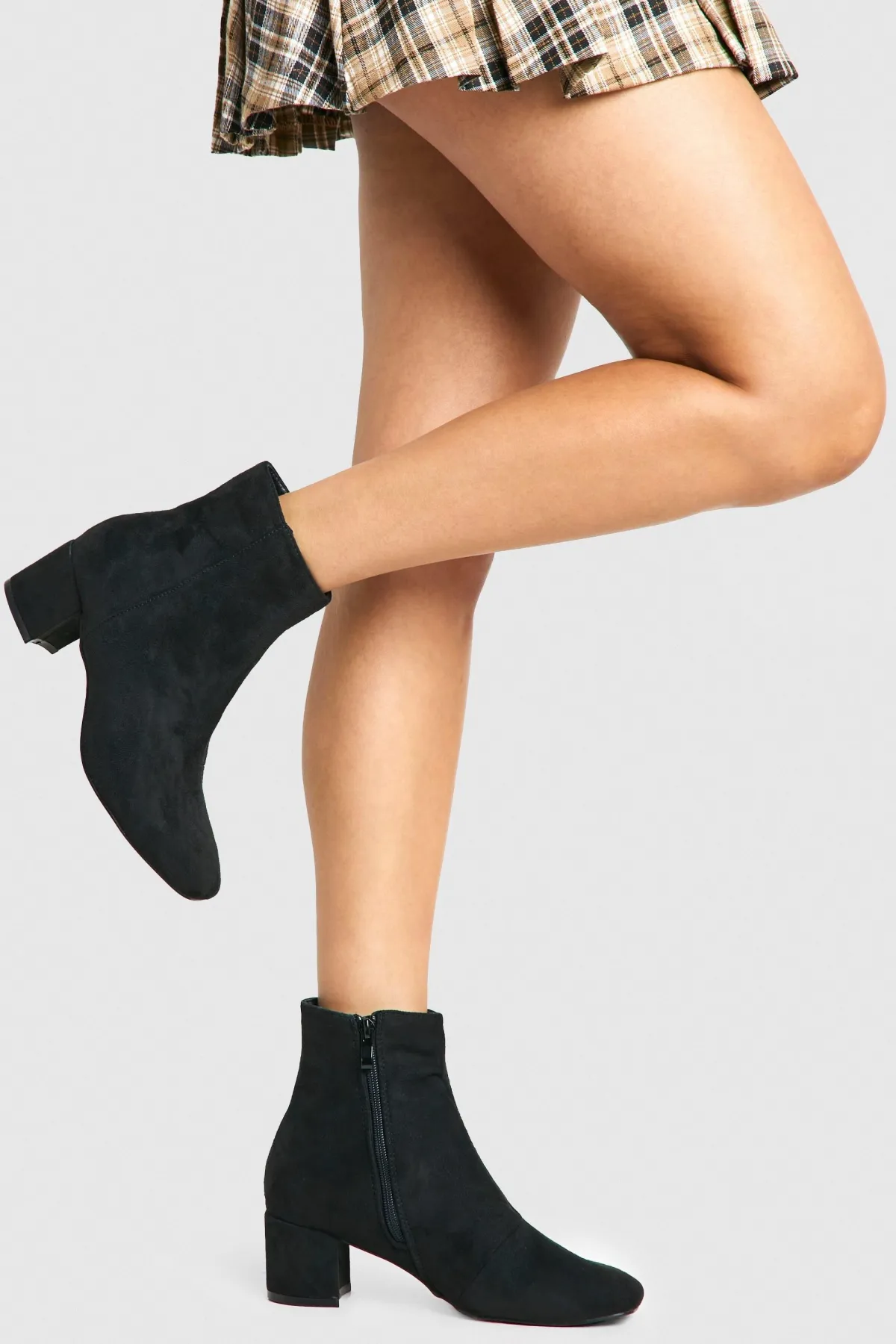 boohoo Bottes à talon bloc bas en synthétique, coupe large< Bottes|Bottes En Daim