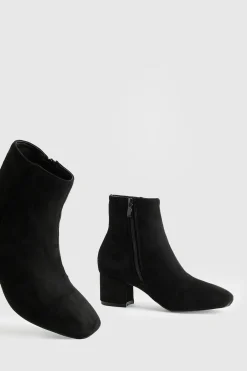 boohoo Bottes à talon bloc bas en synthétique, coupe large< Bottes|Bottes En Daim