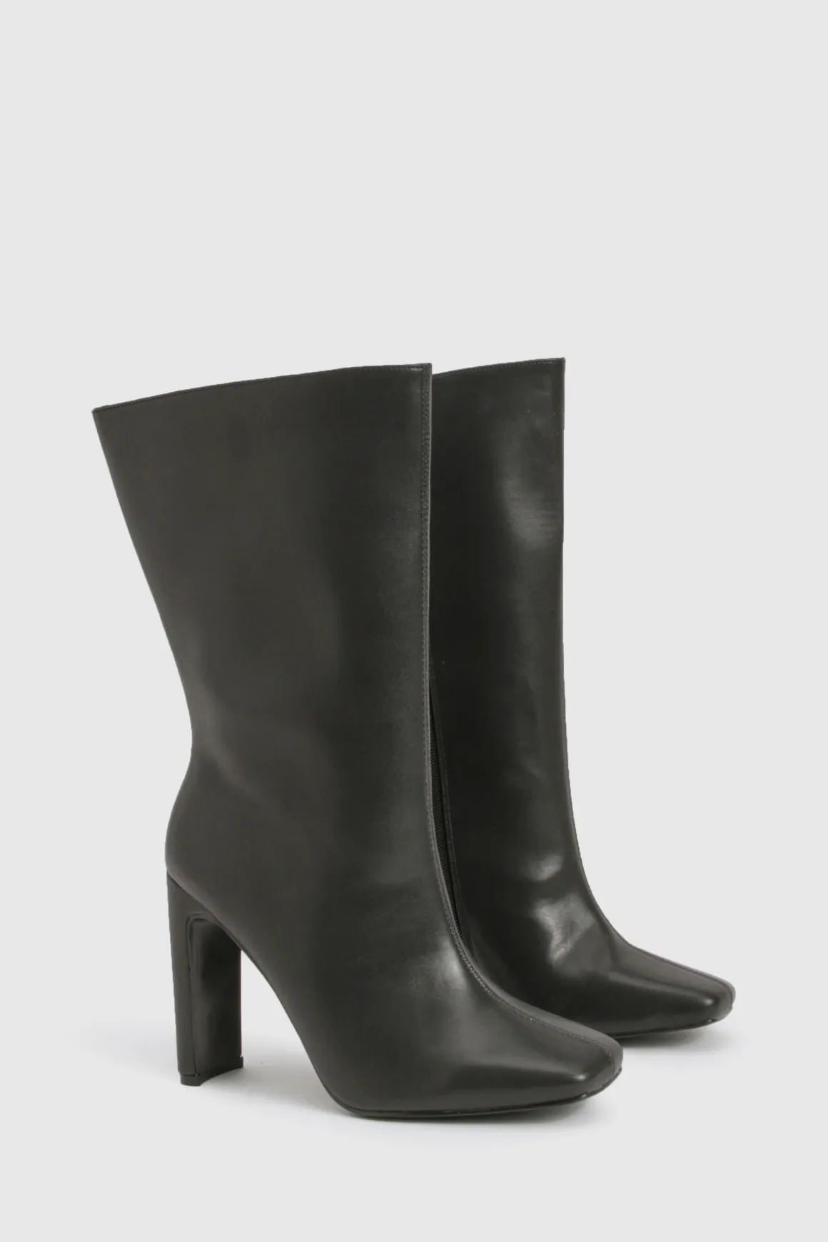 Bottes à talons à bout carré à coupe large