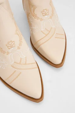 Bottes Western Montantes À Broderies Contrastées