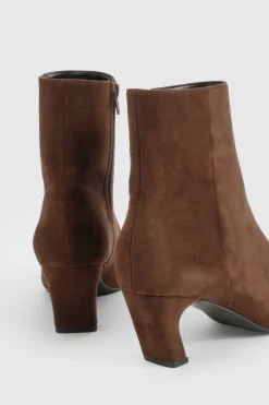 boohoo Bottine à la cheville en faux suède à talon évasé et bout pointu< Bottines|Bottes En Daim
