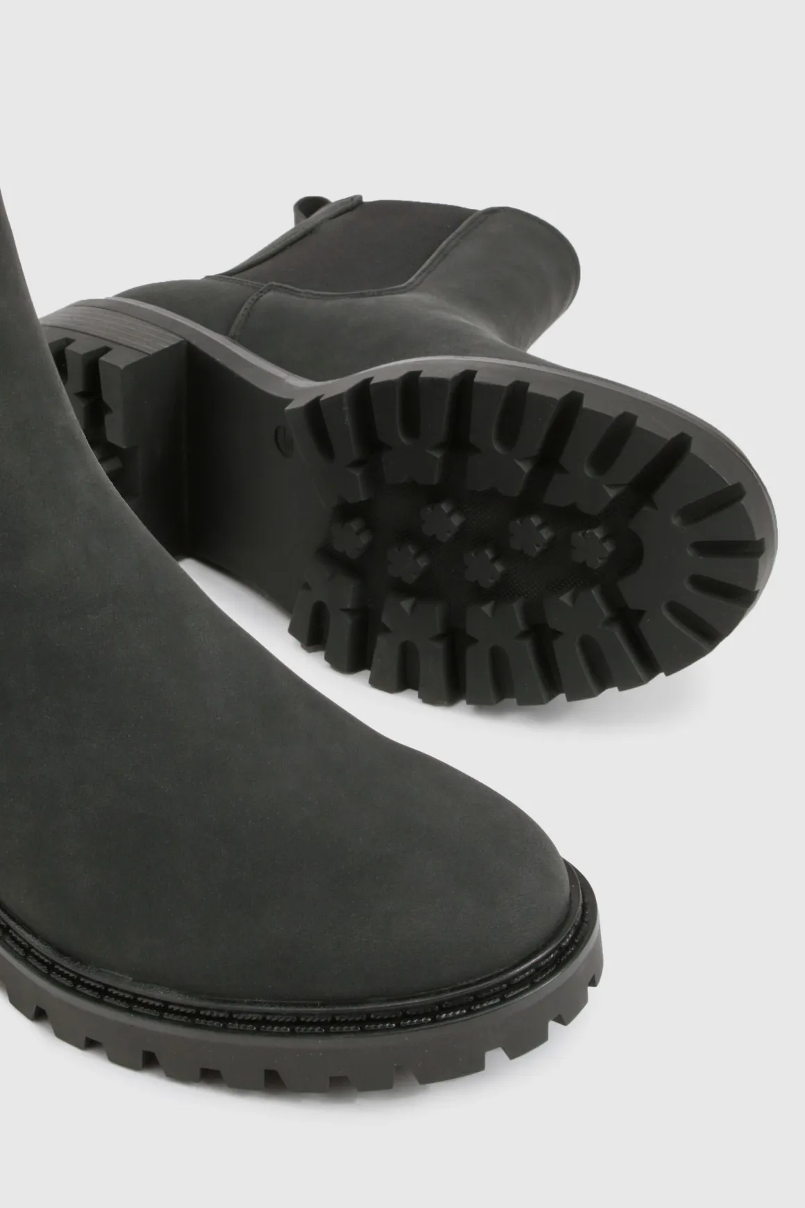 Bottines Chelsea imposantes à panneaux élastiques