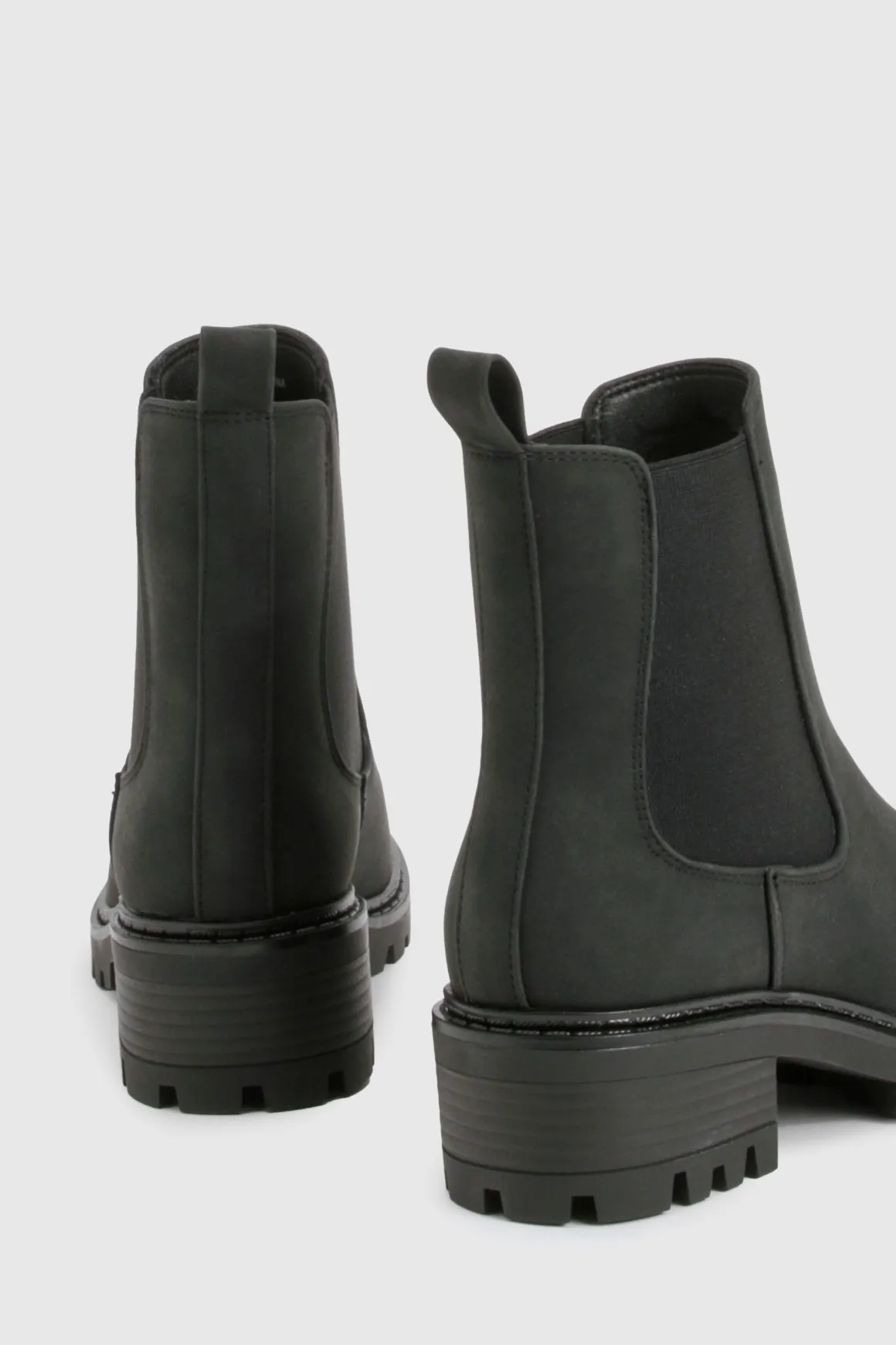 Bottines Chelsea imposantes à panneaux élastiques
