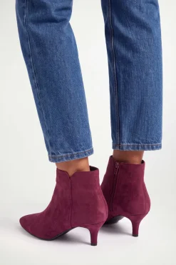 Bottines à Talon Chaton Pointues Alma Coupe Large en Daim Synthétique