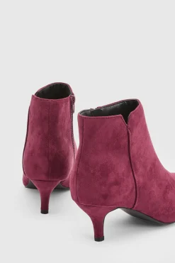 Bottines à Talon Chaton Pointues Alma Coupe Large en Daim Synthétique