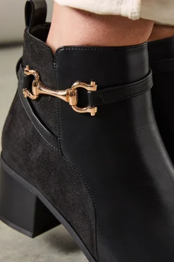 Bottines à Talon Moyen Antonia Coupe Large avec Détail Mors