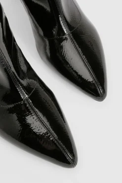 Bottines à Talon Plat en Cuir Verni Texturé