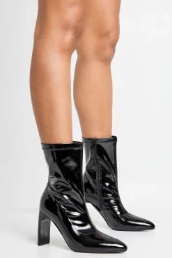 Bottines à Talon Plat en Cuir Verni Texturé