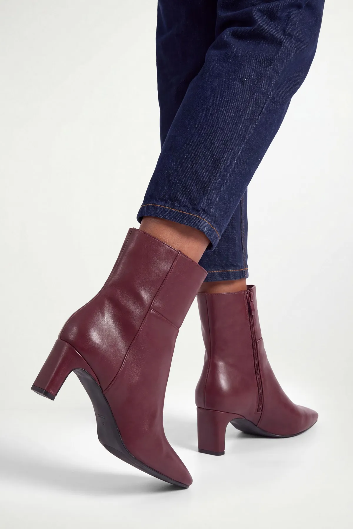 Wallis Bottines Tania À Talon Aiguille Moyen En Synthétiquecuir< Bottines|Bottes Noires