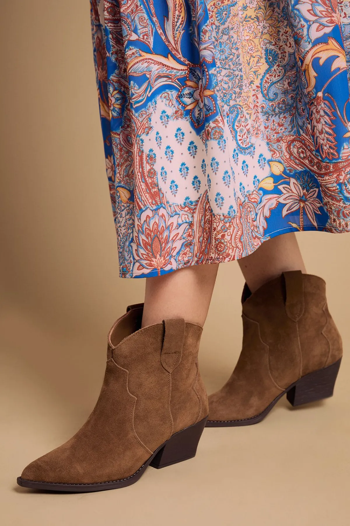 Oasis Bottines Western Amber en Daim Véritable< Bottes Mi-Hautes|Bottes