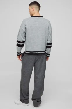 Boxy Pull Varsity Effet usé à encolure en V
