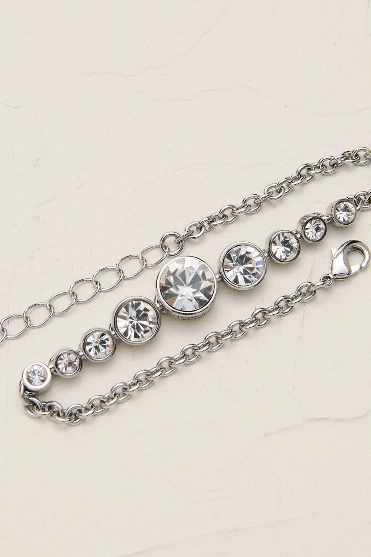 KarenMillen Bracelet Crystal Flow en ton argent< Bracelets