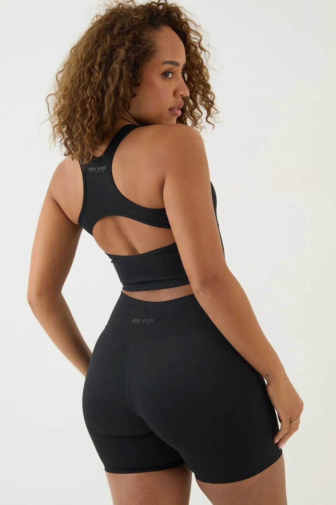 Brassière De Sport Dos Nageur À Découpes Ultra Sculptante Dsgn Studio