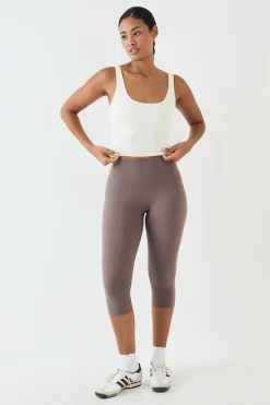 Brassière De Sport Longue À Encolure Carrée Soft Luxe Dsgn Studio