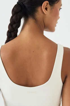 Brassière De Sport Longue À Encolure Carrée Soft Luxe Dsgn Studio