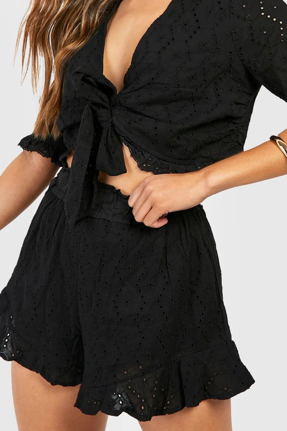 boohoo Broderie Top Noué & Shorts à Ourlet Volant<Femme Ensembles