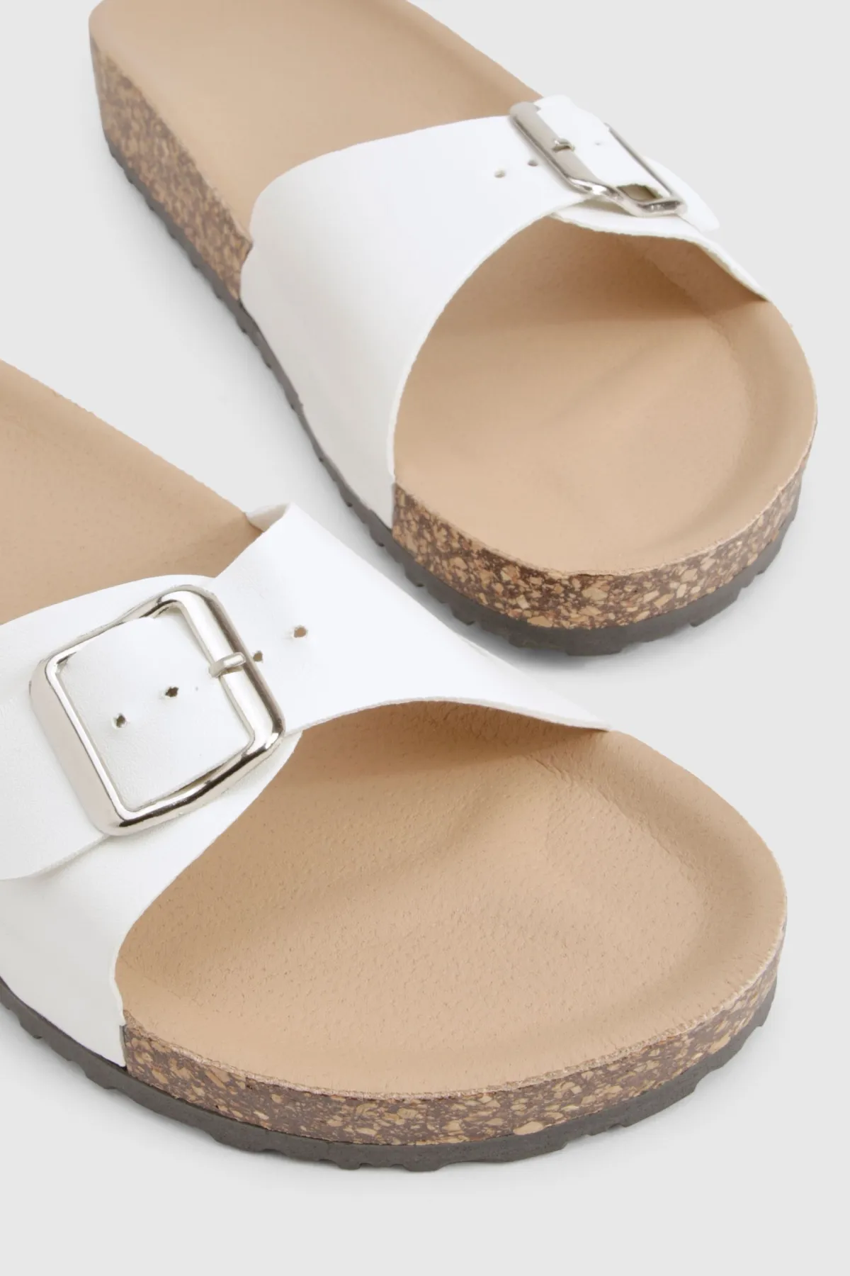 boohoo Buckle Footbed Slider< Sandales