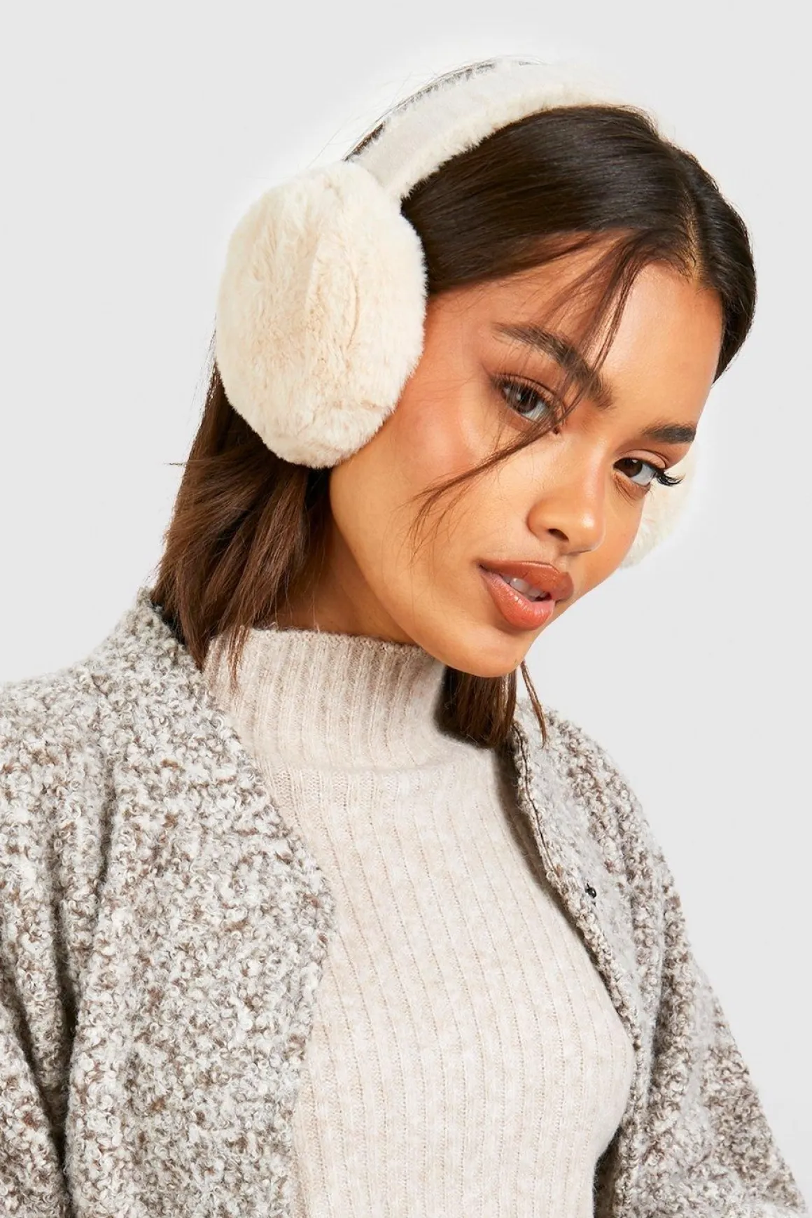 Cache-oreilles en faux suède duveteux