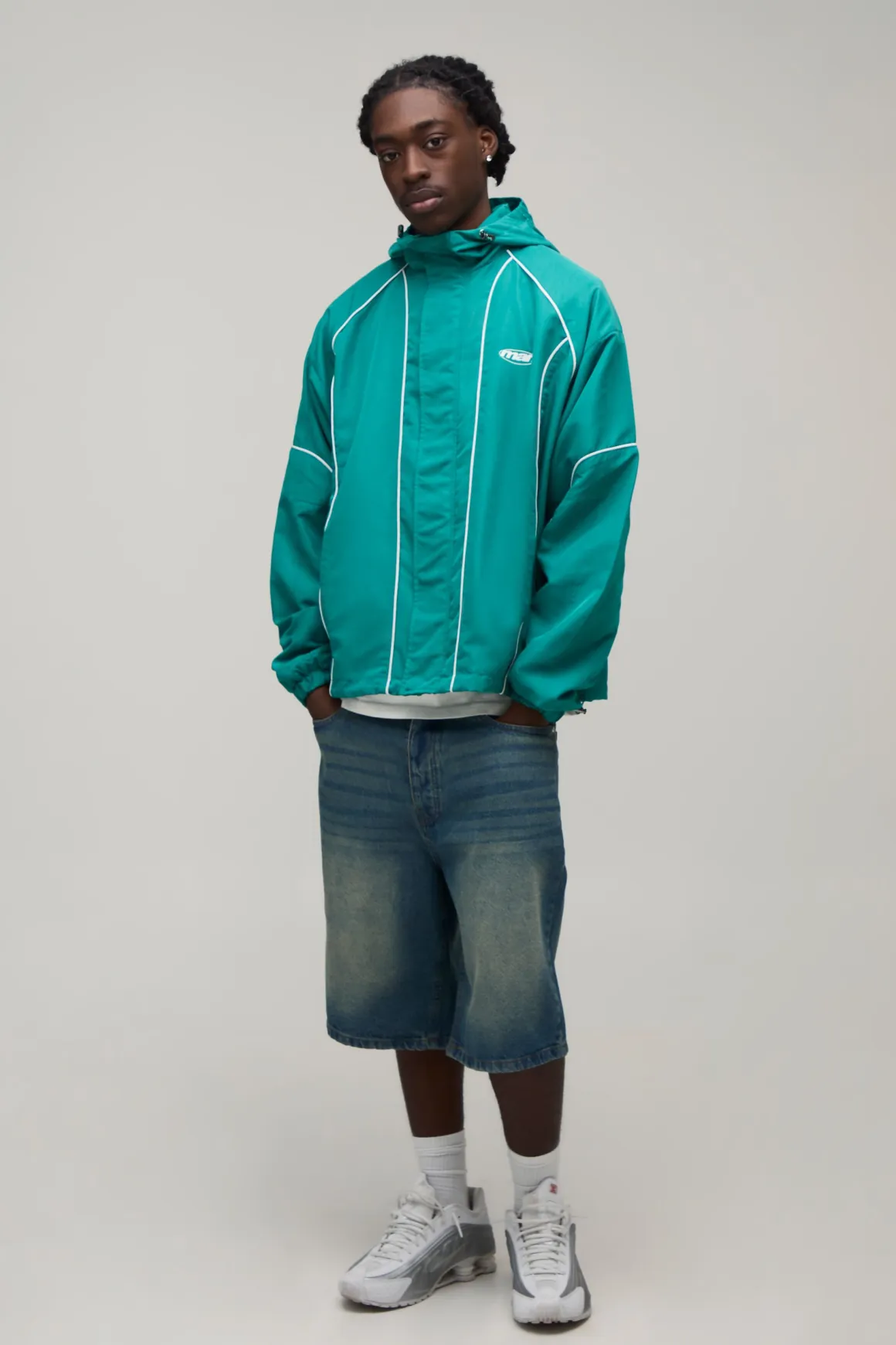 Cagoule À Casynthétiqueche Coupe Classique Avec Passepoil