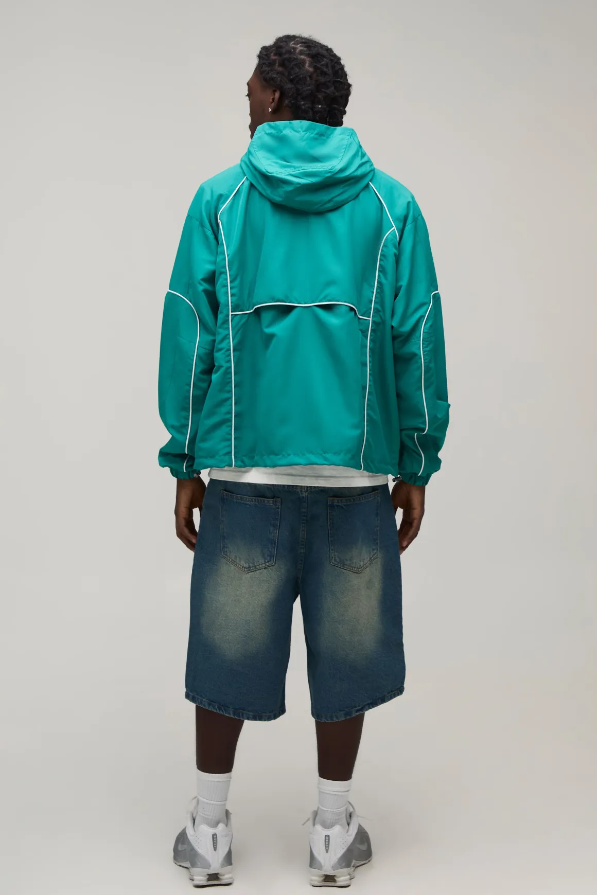 Cagoule À Casynthétiqueche Coupe Classique Avec Passepoil
