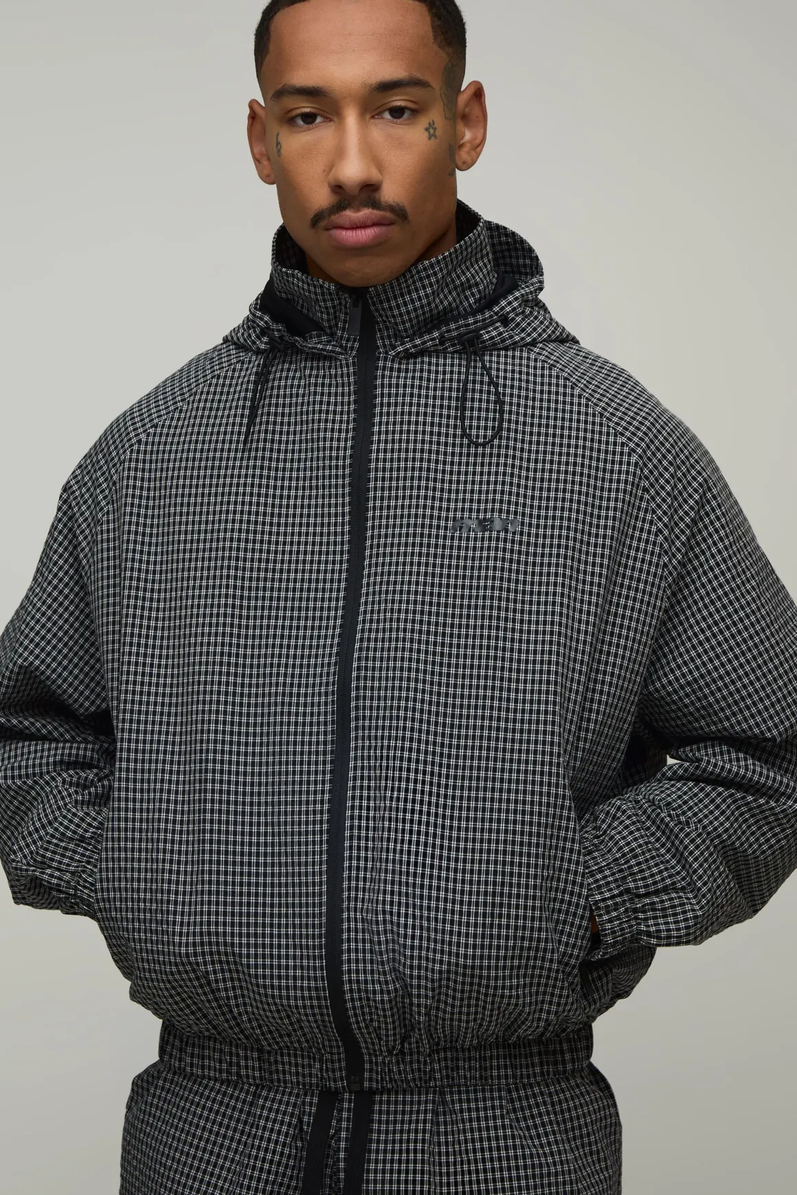 Cagoule à Casynthétiqueche Oversize Boxy à Carreaux avec Brandebourgs