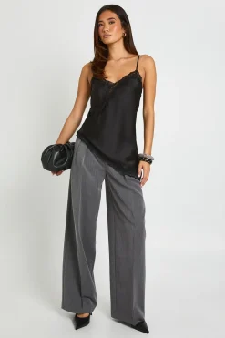 boohoo Camisole asymétrique en mélange de satin et dentelle<Femme Satin Et Dentelle|Tops