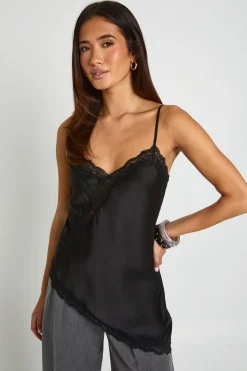 boohoo Camisole asymétrique en mélange de satin et dentelle<Femme Satin Et Dentelle|Tops
