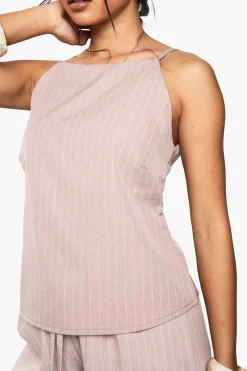 boohoo Camisole à col haut à rayures fines tissées<Femme Tops
