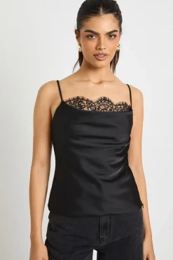 boohoo Camisole en satin et dentelle à encolure drapée<Femme Satin Et Dentelle|Tops